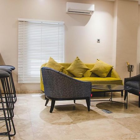 Amber City Hotels โอเวอร์รี ภายนอก รูปภาพ