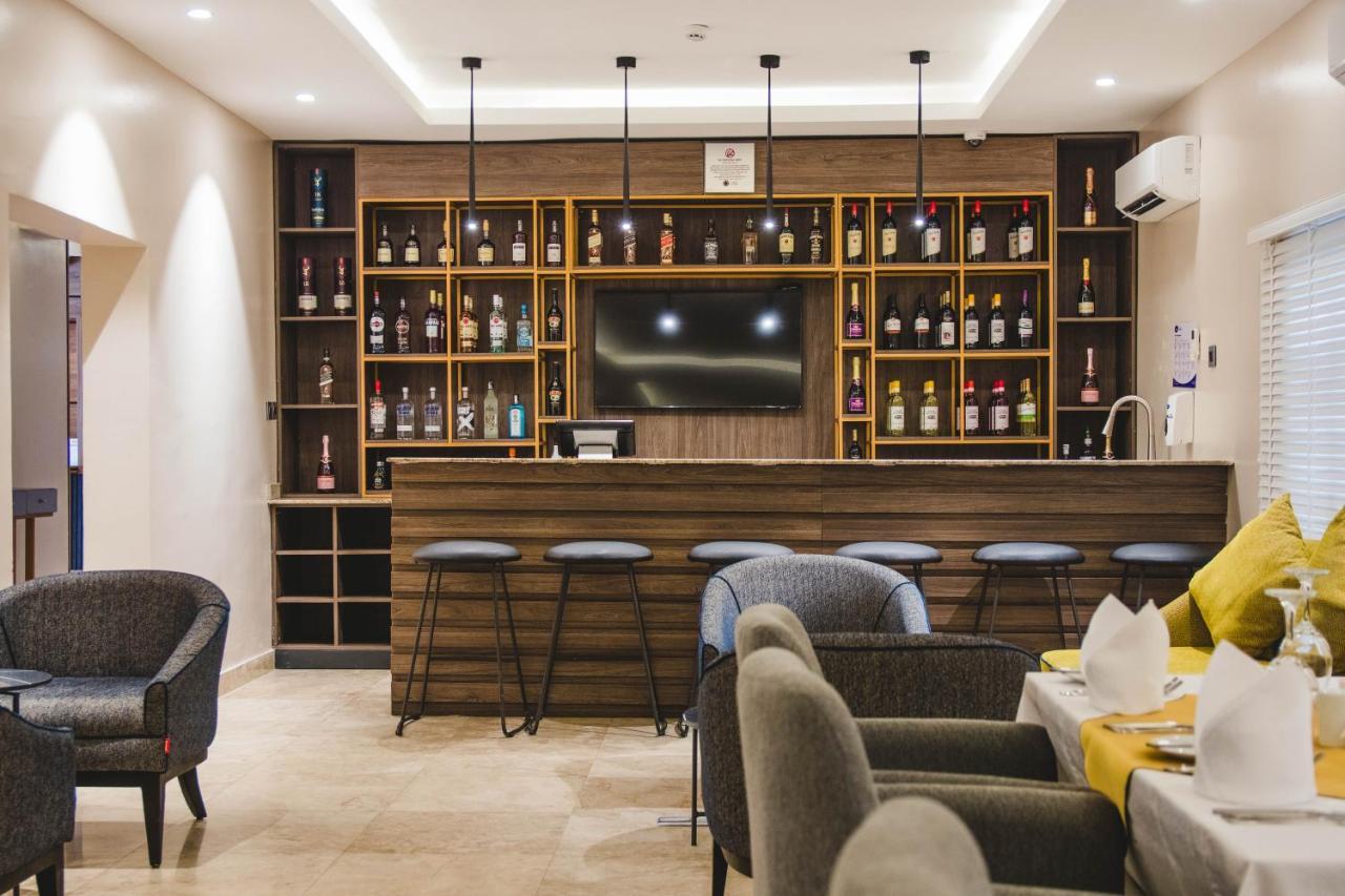 Amber City Hotels โอเวอร์รี ภายนอก รูปภาพ