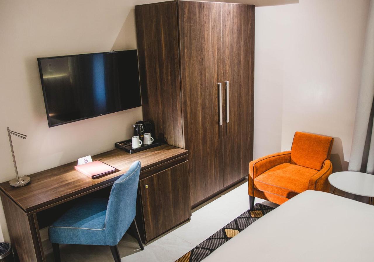 Amber City Hotels โอเวอร์รี ภายนอก รูปภาพ